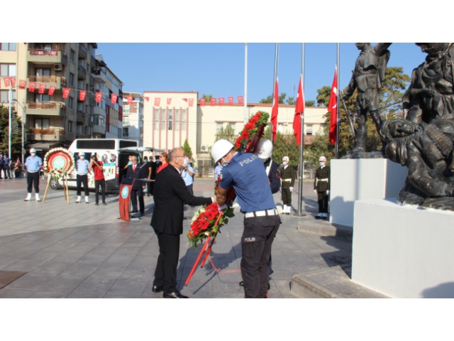 MANİSA'DA ZAFER BAYRAMI KUTLANDI