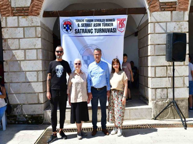 ALAŞEHİR'DE SERHAT ADINI YAŞATMAK İÇİN TURNUVA DÜZENLENDİ