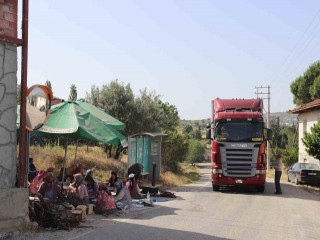 SELENDİ'NİN ÇORTAK MAHALLESİNDE ASIRLIK GELENEK YAŞATILIYOR