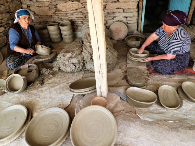 O MAHALLEDE 600 YILDIR ÇÖMLEK YAPILIYOR