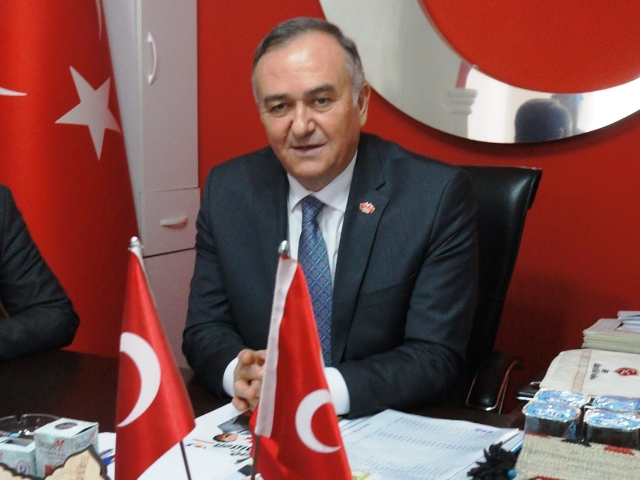 MHP'Lİ AKÇAY ÇİFTÇİLERİN SESİ OLDU