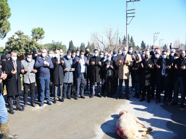 16 KM'LİK BETON YOL DUALARLA AÇILDI