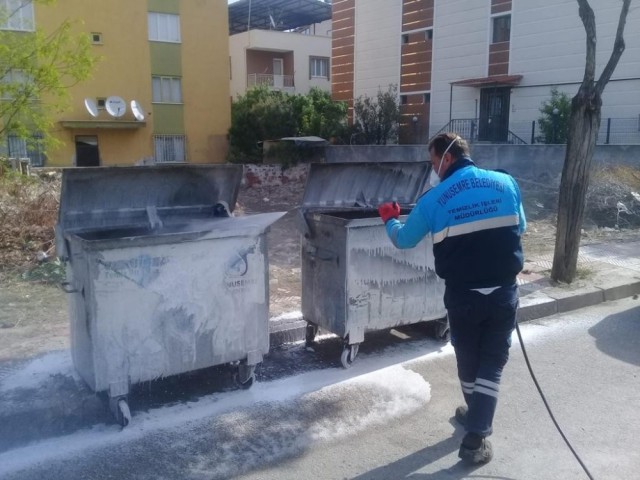 YUNUSEMRE'DE DEZENFEKTE SÜRÜYOR