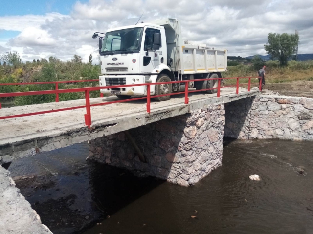 KULLANILAMAZ HALE GELEN KÖPRÜ ONARILDI