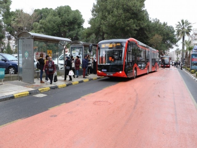 KURBAN BAYRAMINDA KIRMIZI VE ELEKTRİKLİ OTOBÜSLER ÜCRETSİZ