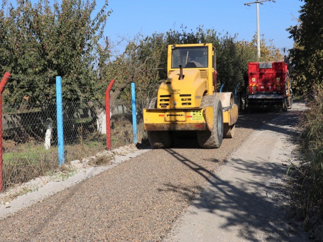 YOL ÇALIŞMALARI HIZLA SÜRÜYOR