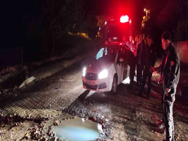 ŞİDDETLİ SAĞANAK HASARA YOL AÇTI