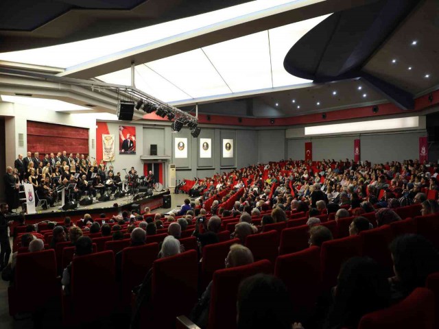 ÖĞRETMENLER GÜNÜ KONSERLE KUTLANDI