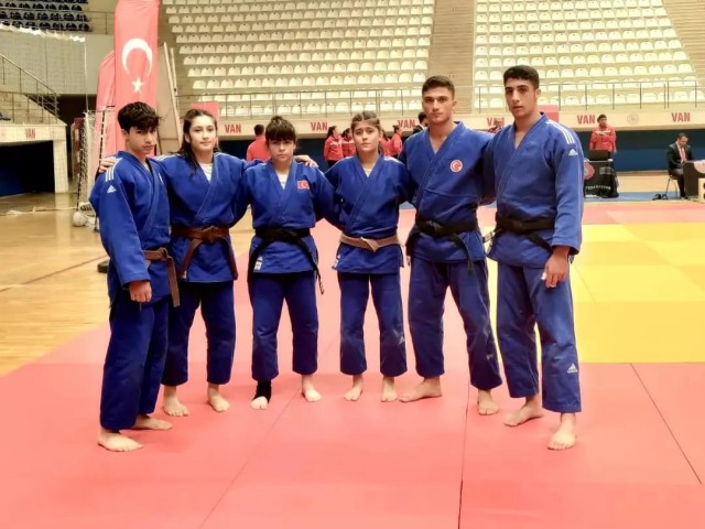 Yunusemre karma judo takımı Van’da ümit verdi