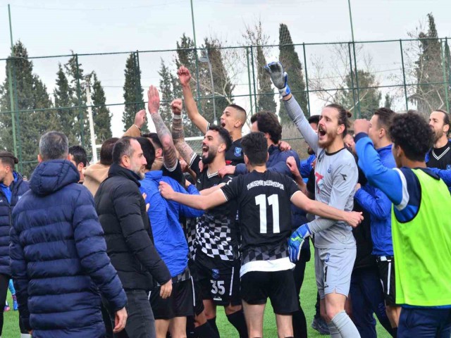 YUNUSEMRE BELEDİYESPOR FARK AÇIYOR