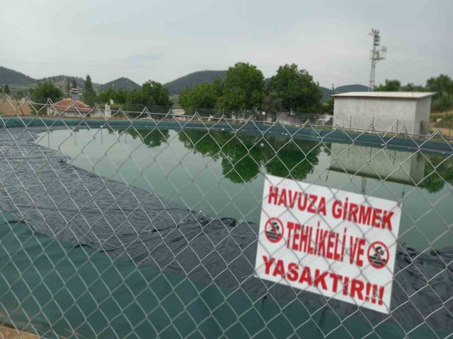 SU SIKINTISINA DEVASA HAVUZLA ÇÖZÜM