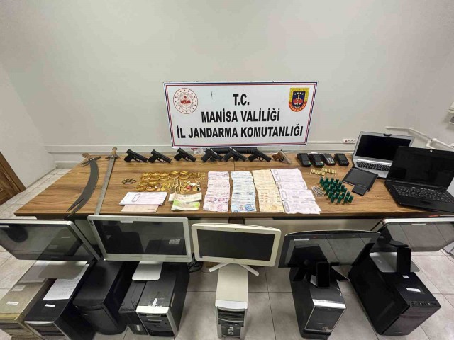 MANİSA'DA JANDARMADAN SUÇ ÖRGÜTLERİNE DARBE