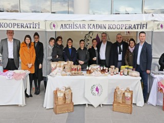 KADINLARIN EL EMEKLERİ SATIŞA SUNULDU