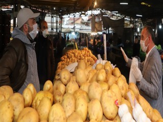 TURGUTLU'DA DA MASKE DAĞITILIYOR