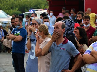 FABRİKADAKİ YANGIN TAMAMEN SÖNDÜRÜLDÜ