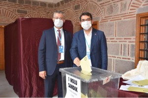 AK PARTİ'DE ÇİPİLOĞLU GÜVEN TAZELEDİ