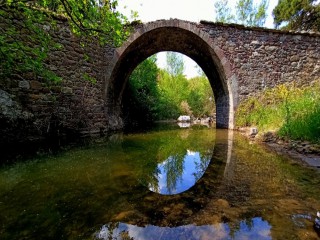 TARİHİ KÖPRÜ GÖRENLERİ BÜYÜLÜYOR