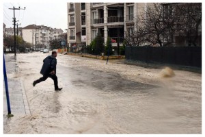 METEOROLOJİ'DEN MANİSA'YA SEL UYARISI