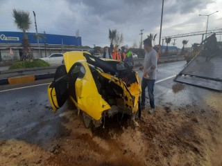 REFÜJE ÇIKAN ARAÇ HURDAYA DÖNDÜ