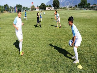 FUTBOL ALTYAPISI ANTRENMANLARA BAŞLADI