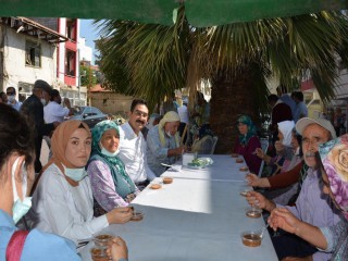 SELENDİ'DE AŞURE İKRAMI