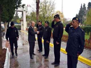 Vali Karadeniz emniyet ve jandarma çalışmaları hakkında bilgilendirildi