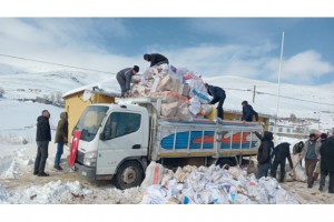 ARDAHANLI KÖYLÜLERDEN ODUN YARDIMI