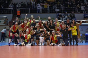 VOLEYBOLDA İZMİR DERBİSİ