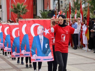 MANİSA'NIN İLÇELERİNDE 19 MAYIS COŞKUSU