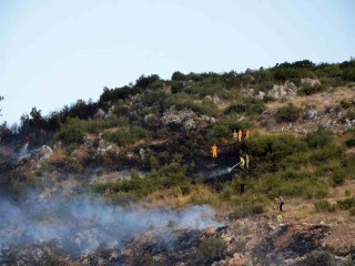 KIRKAĞAÇ'TA KORKUTAN ORMAN YANGINI