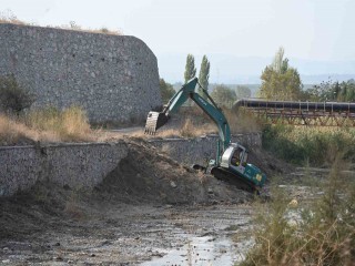 SOMA BELEDİYESİNDEN BAKIRÇAY'DA ISLAH ÇALIŞMASI