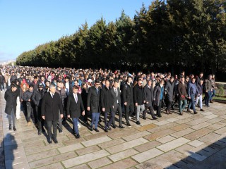 MANİSALI GENÇLERDEN DUYGU DOLU ZİYARET