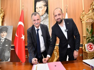 BAŞKAN BALABAN İŞÇİYE VERDİĞİ 1 MAYIS İKRAMİYESİ SÖZÜNÜ TUTUYOR